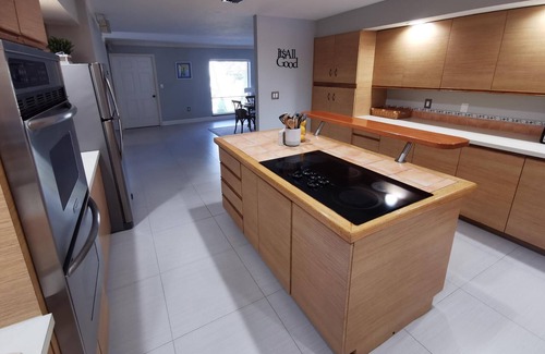 Iona Villa | Welcome to our Lake House