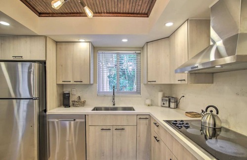 Imperial Point Casa | Welcome to Paradise! Private home with Heated Pool at Lauderdale by the Sea.