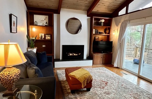 Royal Pines Casa | Welcome to the Acorn Cottage minutes from Biltmore & Asheville attractions!