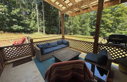 Sturdies Bay Cabaña | Welcome to the Meadowverse, your peaceful retreat