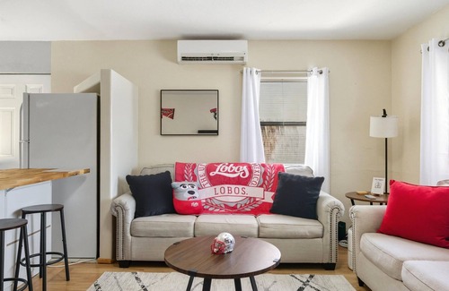 Victory Hills Casa | Welcome to The Lobo Den