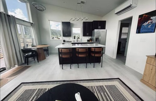 Palisades Casa | Welcome to the MbarM Ranch! Enjoy our Mountain View’s in this quaint valley