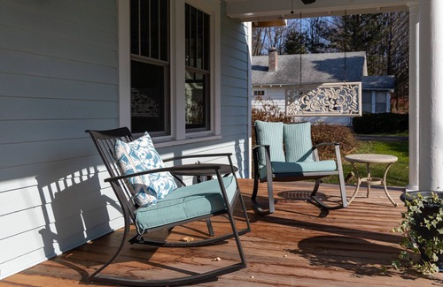 Valatie Cabaña | Welcome to the Red Bridge Cottage!