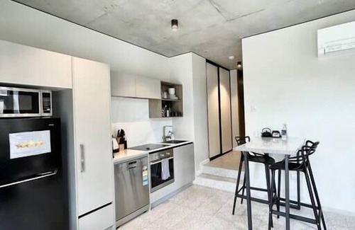 Kingston Apartamento | Welcome to the Woolstore!