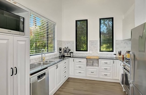 Valla Beach Casa | Welcome to this beautiful 4-bedroom holiday home located in Valla Beach.