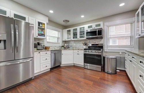 Fairview Park Casa | Welcome to this Historic Charmer in Fairview Park!