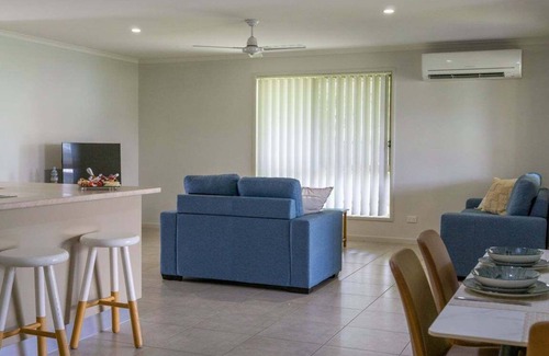 Tin Can Bay Casa | Welcome to "Tinnie Retreat"