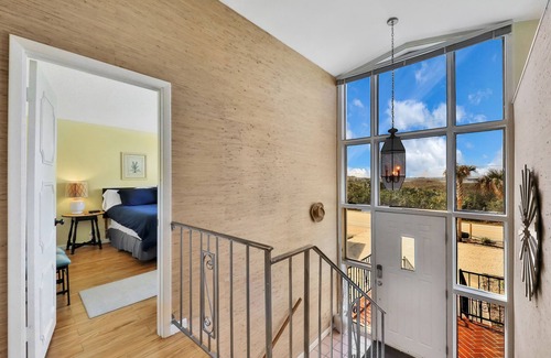 Vilano Beach Casa | Bienvenidos a Villa Rosa! Una escapada de 4 dormitorios y 3 baños frente al mar