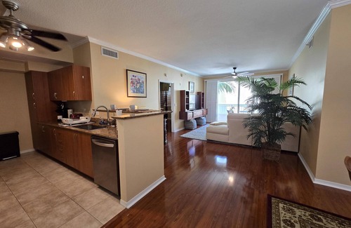 East Ocean Ave Condominio | Welcome to your 2-Bedroom Intracoastal Courtyard-view Oasis in Lantana!