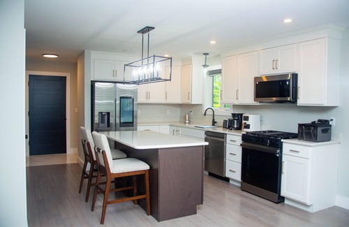 South Casco Casa | Welcome to your cozy Raymond retreat — a warm, family-friendly house.