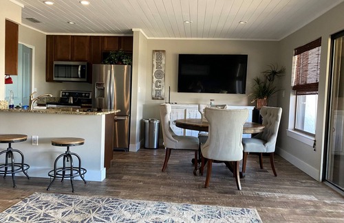 Navarre Casa | Welcome to Your New "HAPPY PLACE" on your Island get away!
