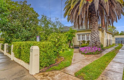 Shepparton Casa | Welcome to your perfect getaway in the heart of Shepparton! Nestled in the CBD