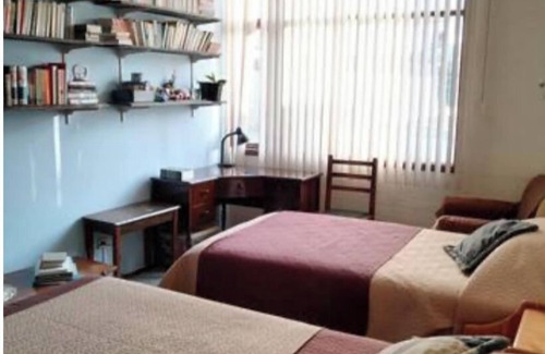 Quito Cama Y Desayuno | Welcoming 1-bedroom casa particular, private bathroom and free parking