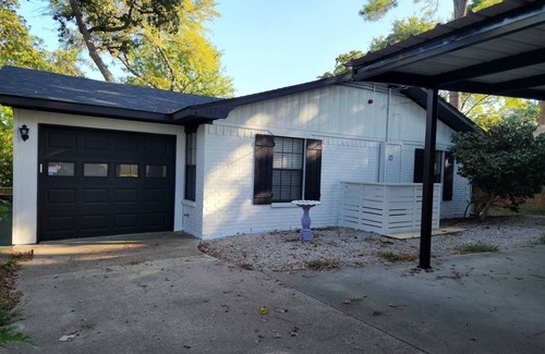 Gun Barrel City Casa | Welcoming 2-bedroom - Serenity Point Lake House in Gun Barrel City