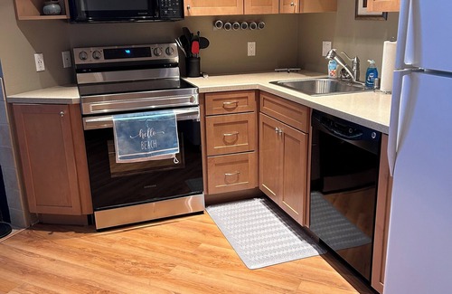 Birch Bay Condominio | Welcoming 2-bedroom condo close to the beach in charming Birch Bay.