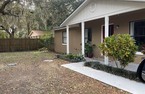 Sanford Casa | Welcoming 2-bedroom house with AC in charming Sanford