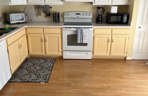 State College Casa | Welcoming 3-bedroom townhome in Tofftrees - only 2.5 miles to Beaver Stadium