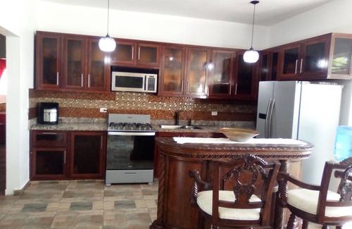 La Vega Casa | Welcoming 3-bedroom house, Great for family or couple Luxurious/affordable.