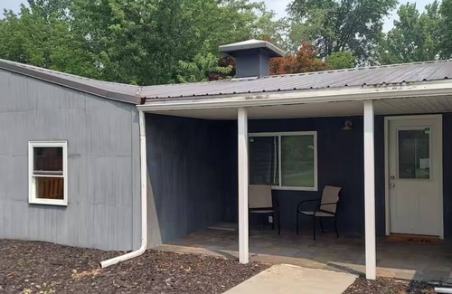 Warren Casa | Welcoming 3-bedroom House - Howland OH