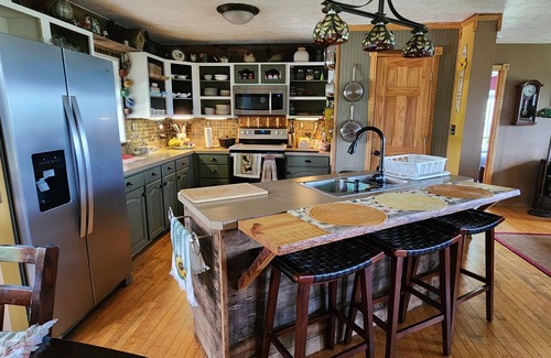 West Leisenring Casa | Welcoming 3-bedroom house in Vanderbilt with an amazing view!