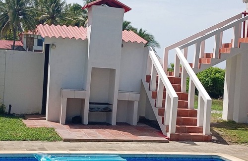 San Luis Talpa Casa | Welcoming 5-bedroom house with AC in Amatecampo