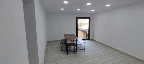 Igualada Apartamento | Welcoming Apartment in Igualada - 65.2 m² - 8 people