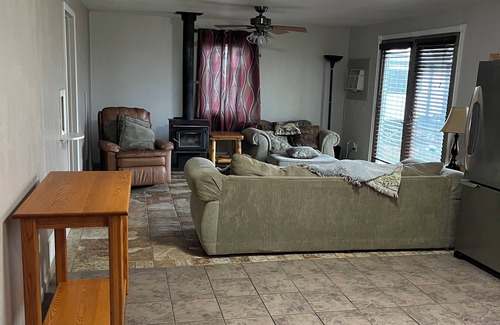 Puposky Cabina | Welcoming cabin with AC, WiFi, TV and laundry on Gull lake!