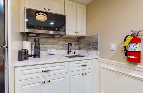 Holyoke Apartamento | Welcoming studio near Holyoke Medical Center + free wifi