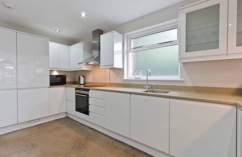 Mortlake Casa | Well-appointed 3 Dormitorio West-London House