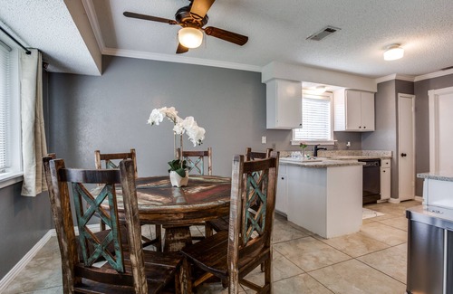 Round Rock Casa | Well appointed home minutes from Kalahari and Downtown