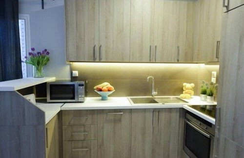 Kariotai Apartamento | Bien diseñado 2BR plana en Lefkada!