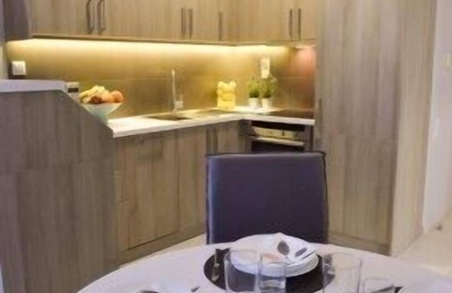 Kariotai Apartamento | Bien diseñado 2BR plana en Lefkada!