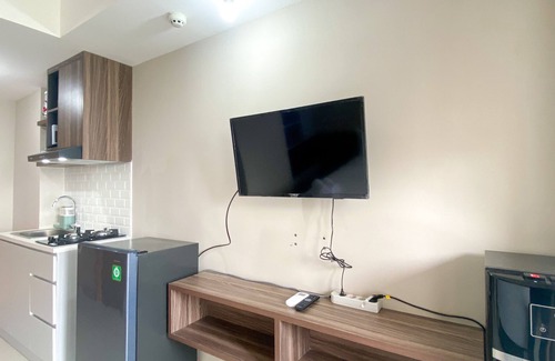 Jakarta Apartamento | Well Furnished and Cozy Studio at LRT City Jatibening Apartment