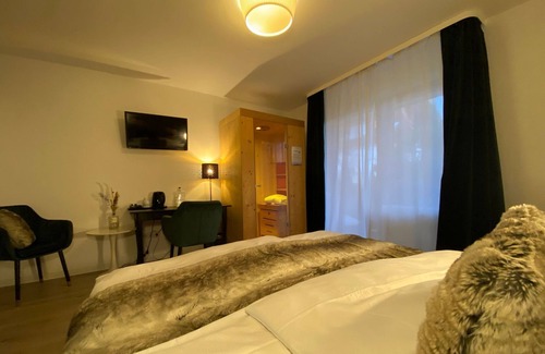 Diessen am Ammersee Hotel | habitación doble de lujo de bienestar con balcón - Hotel zum See *** garni