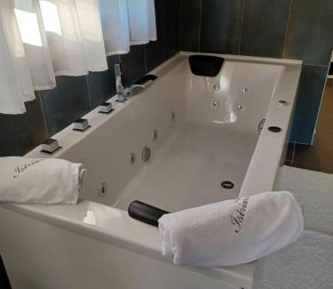 Murine Cama Y Desayuno | Wellness Villa Istriana