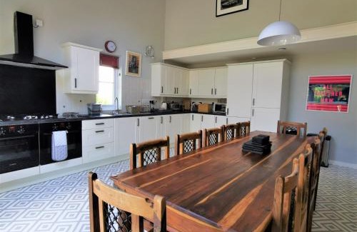 Llanfyrnach Casa | Wellstone Cottages - Honey Coach House