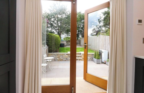 Airton Cabaña | WELLY BOB COTTAGE, pet friendly, luxury holiday cottage in Airton