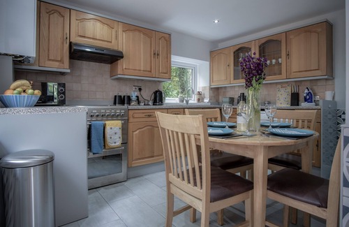 Birchgrove Casa | Wern Y Glais - 2 Bedroom Cottage - Glais