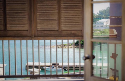 Sandys Casa | West End Gem | Homestead at Moresby House | Sleeps 9+