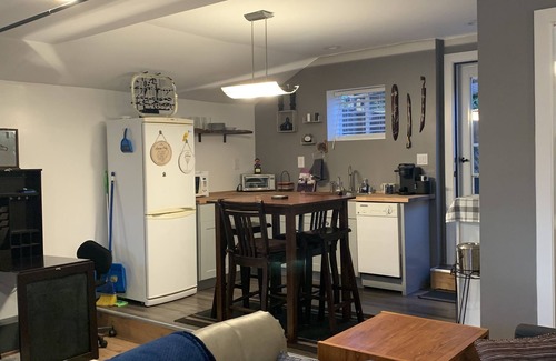 Gatewood Cabaña | West Seattle Cottage and backyard oasis!