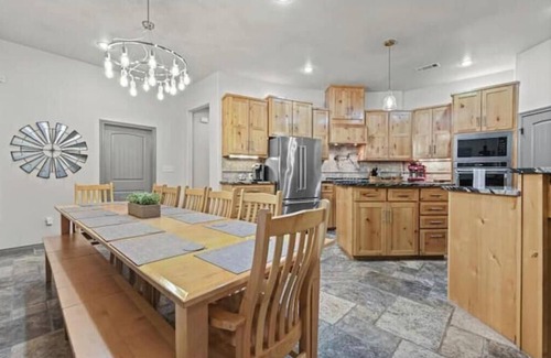 Buffalo Springs Casa | West Texas Lakeside Escape