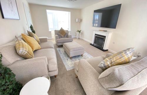 Milton Keynes Casa | Westergate - 4 Bed Luxury Home with free parking