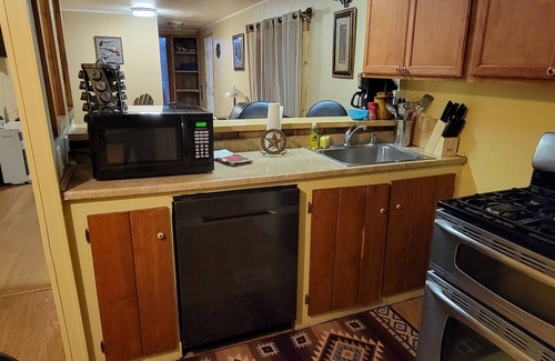 Shingletown Alquiler De RV | Western Cabin at Bigfoot Lodging Lassen