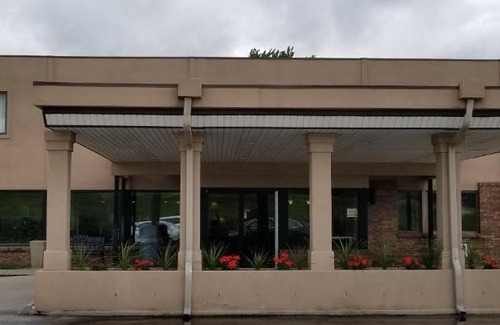 Council Bluffs Hotel | Western Inn