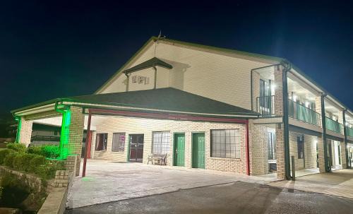 De Queen Hotel | Western Plaza Inn