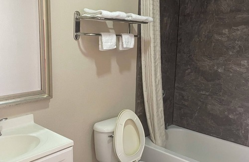 Seagoville Hotel | Western Skies Motel