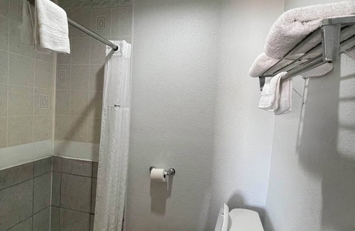 Seagoville Hotel | Western Skies Motel