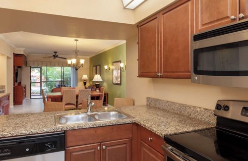 Florida Central Atlantic Coast Complejo | Westgate Lakes Resort and Spa 2 Bedroom Villa-Close Proximity to ALL Theme Parks