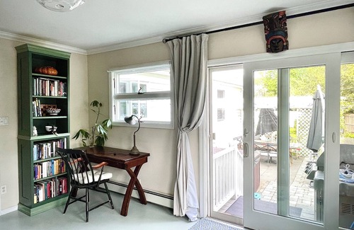 Remsenburg Casa | Westhampton 4 bedrooms with study and hot tub