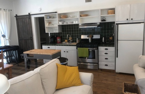 Thousand Oaks Casa | Westlake Village Cottage con Encanto Country Guest en el entorno privado del país